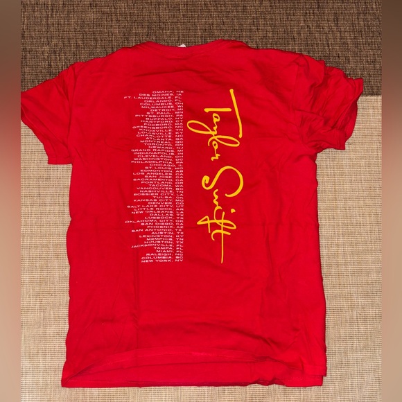 Taylor Swift’s “Speak Now” Tour Tee Size M - Picture 3 of 4